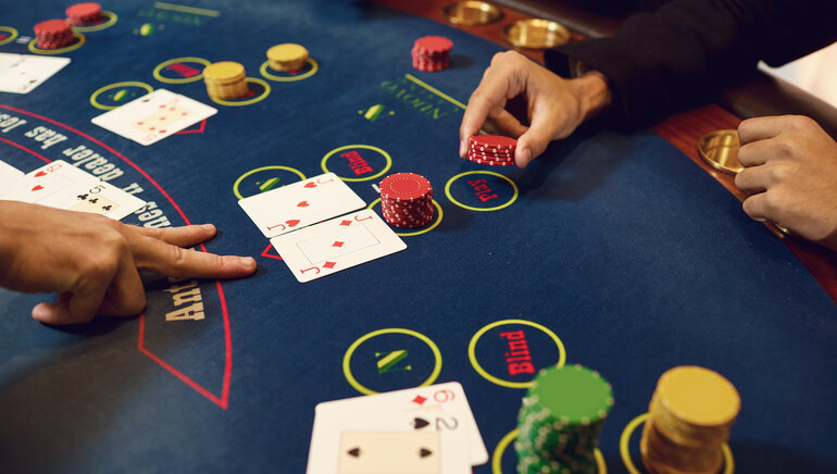 Mesa de blackjack doble